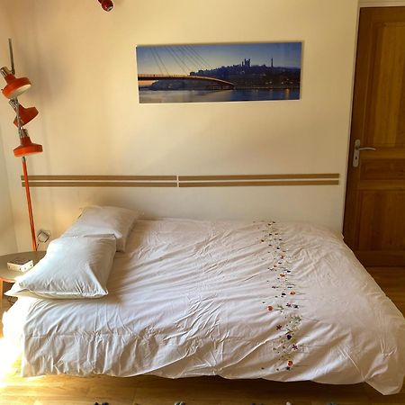 Les Cabanons Bed & Breakfast Dardilly Luaran gambar