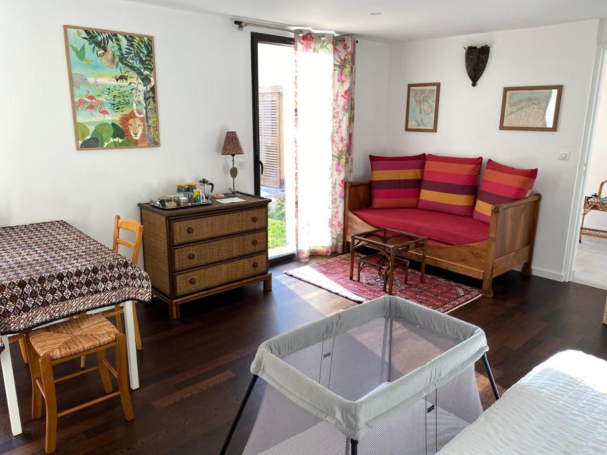 Les Cabanons Bed & Breakfast Dardilly Luaran gambar